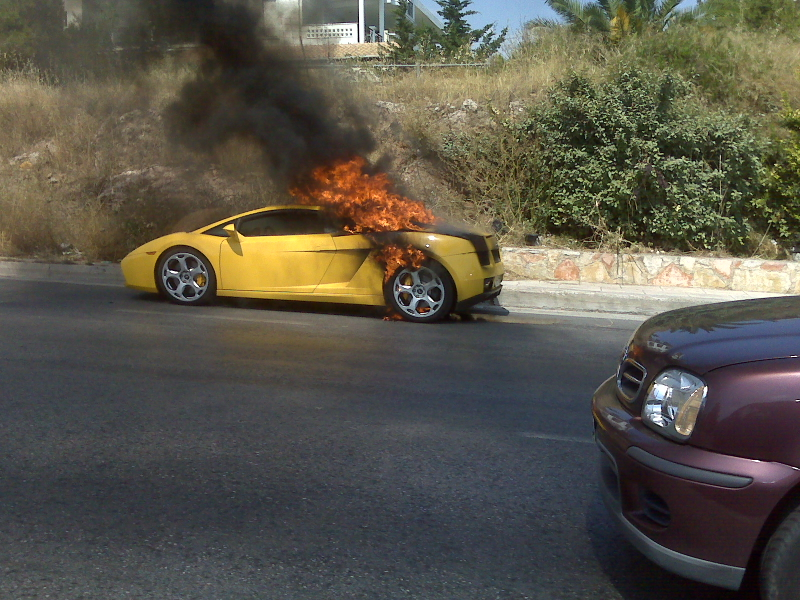 Illustration for article titled Lamborghini Gallardo Burns In Greece, Ignites Super Car Flame War